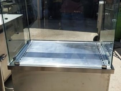 ΘΕΡΜΑΙΝΟΜΕΝΗ ΒΙΤΡΙΝΑ (615/202)