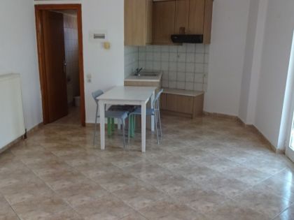 ΤΡΕΙΣ ΒΑΓΙΕΣ ΓΚΑΡΣΟΝΙΕΡΑ