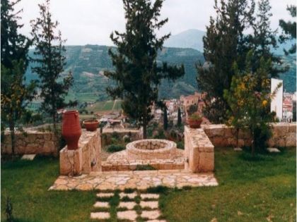 ΚΑΛΕΣΑ ΑΝΩ 