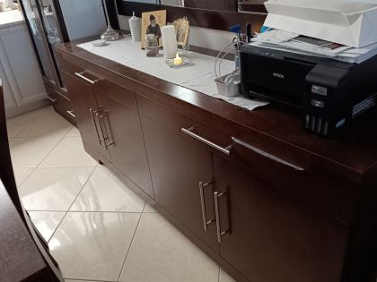 ΤΡΑΠΕΖΑΡΙΑ, ΚΡΥΑΣΤΑΛΛΙΕΡΑ & ΜΠΟΥΦΕΣ: