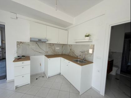 ΚΟΡΩΝΗ ΜΑΓΑΡΑ