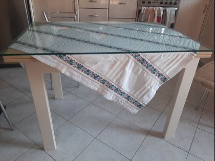 ΤΡΑΠΕΖΙ