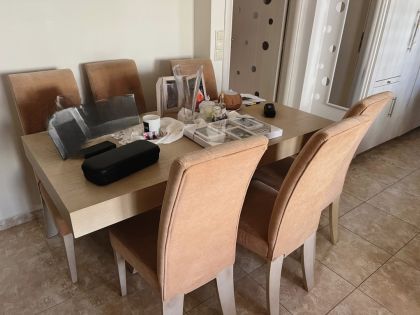 ΤΡΑΠΕΖΑΡΙΑ ΧΕΙΡΟΠΟΙΗΤΗ ΜΕ 6 ΚΑΡΕΚΛΕΣ: