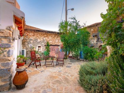 ΛΙΜΝΕΣ